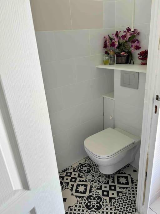 5Min Futuroscope 80M2 - 3 Chambres - Parking Prive - Wifi - Jardin Chasseneuil-du-Poitou Buitenkant foto